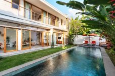 Villa en Mengwi - Manusa