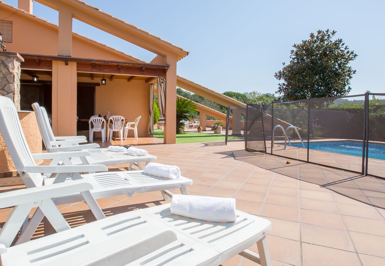 Villa in Vidreres - Cipresos 14pax