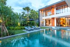 Villa in Kerobokan - castil Di Udara